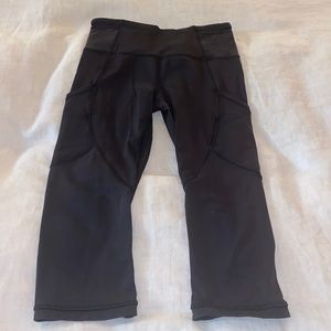 lululemon cropped workout leggings with mesh detailing
